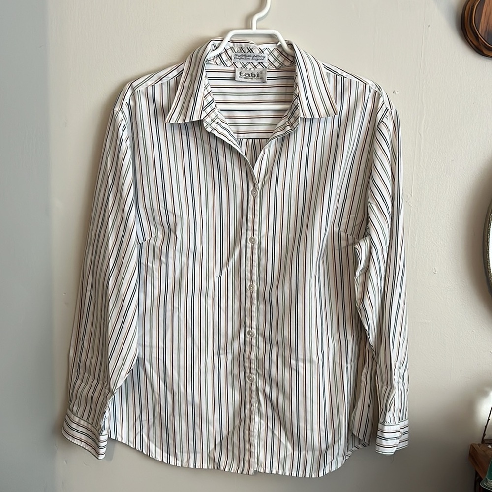 3/$40 XL Tabi International Single Needle
Tailoring Brown & Green Stripe Blouse